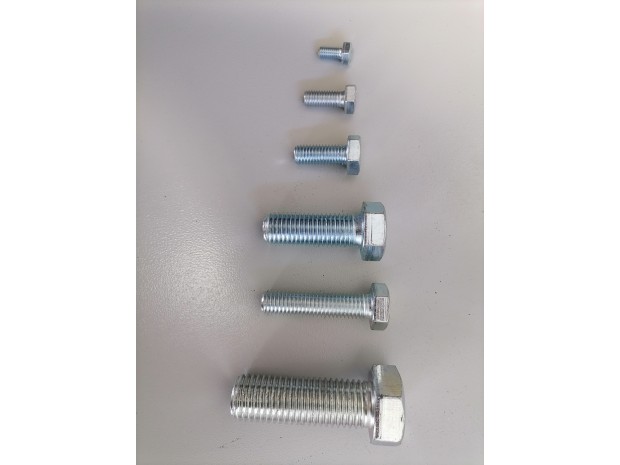 Hatlapfejű tövigmenetes csavarok